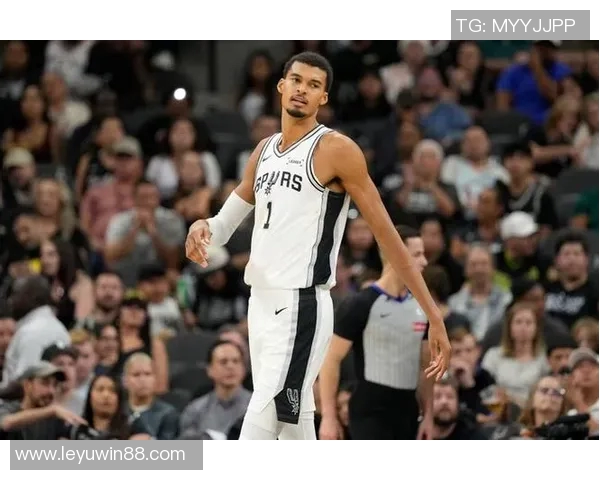 内外支柱米奇约翰逊称文班在得分困难时依然展现巨大影响力