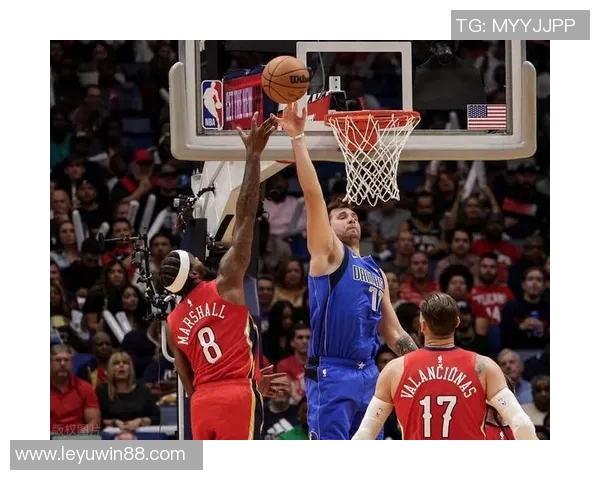 墨菲22投12中砍下34分9篮板5助攻2抢断1盖帽三分球表现出色