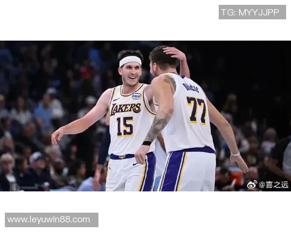 雷迪克称赞詹姆斯适应能力强与东契奇里夫斯有过合作经历 雷迪克称赞詹姆斯适应能力强与东契奇里夫斯有过合作经历